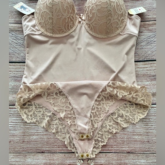NWT! ⭐️ Spree Intimates • Lace Trim Push Up Bodysuit - Color Nude, Size 1X - Picture 8 of 16